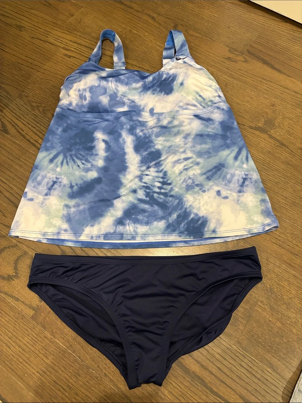 Nike Women’s Tie Due Scoop Neck Tankini